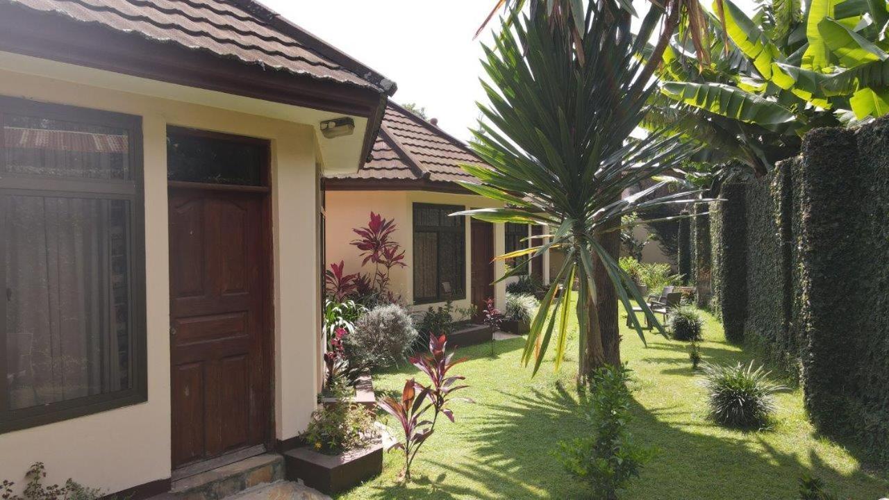 Ahadi Lodge Arusha Extérieur photo
