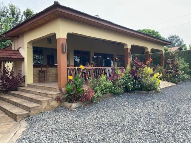 Ahadi Lodge Arusha Extérieur photo