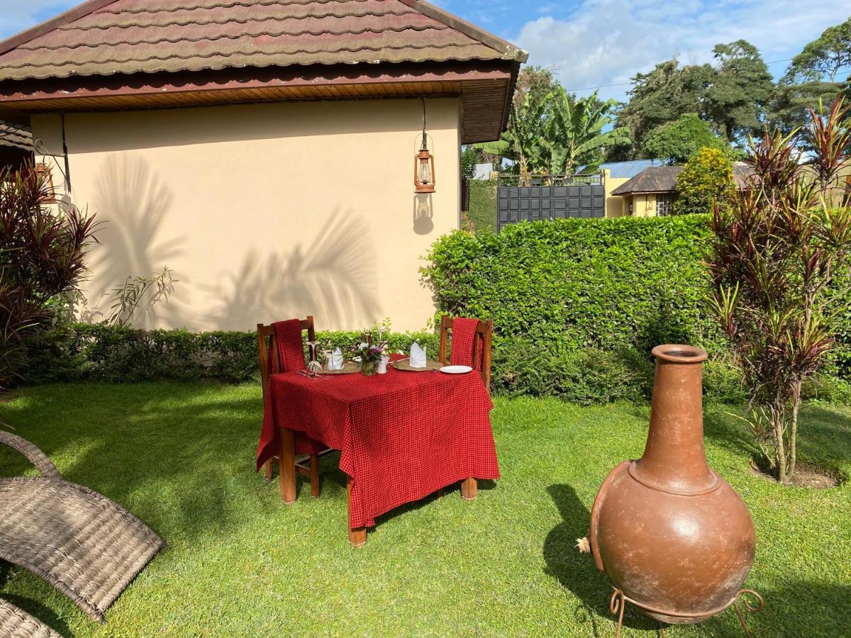Ahadi Lodge Arusha Extérieur photo